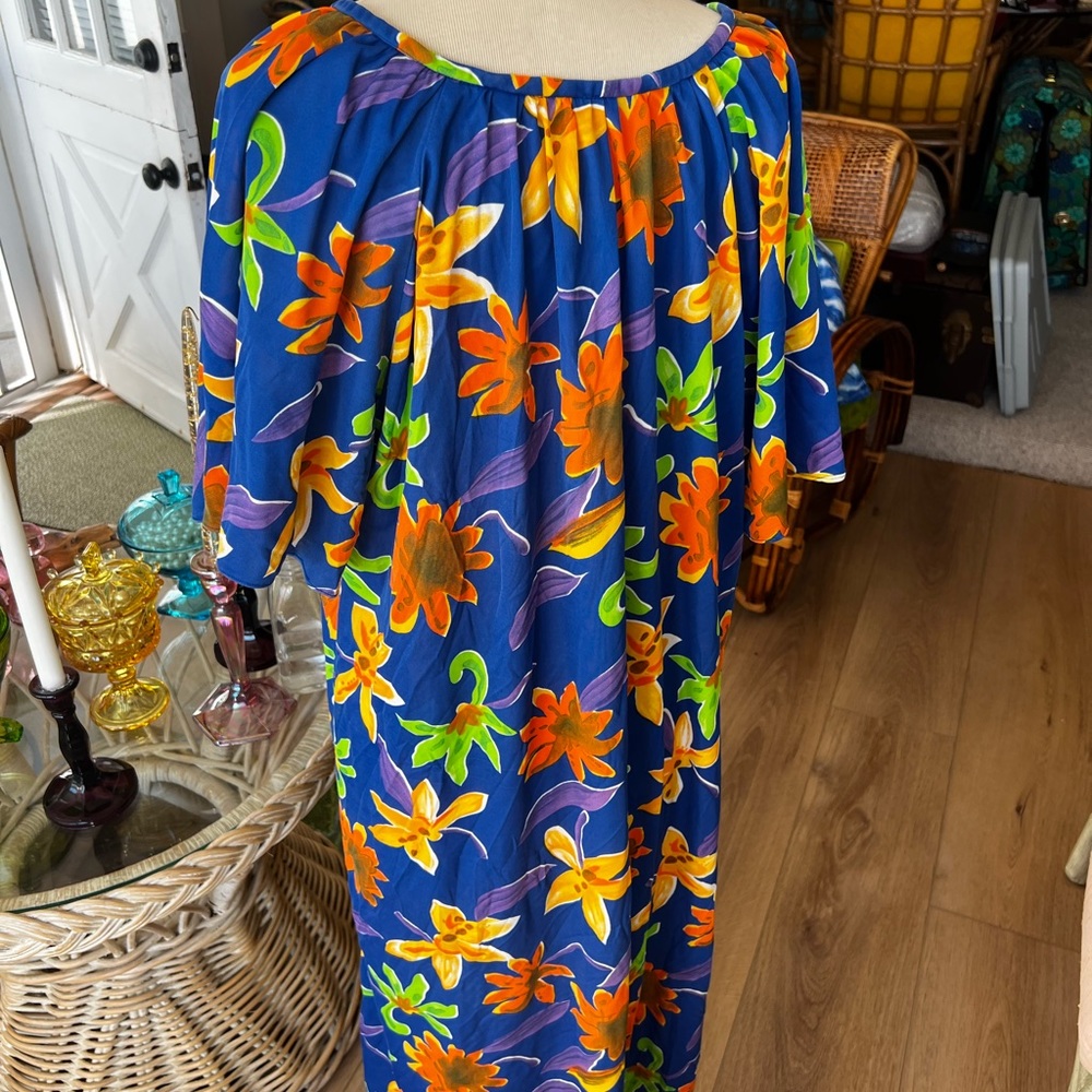 Homemade house dress vibrant colors feels like poly or poly blend